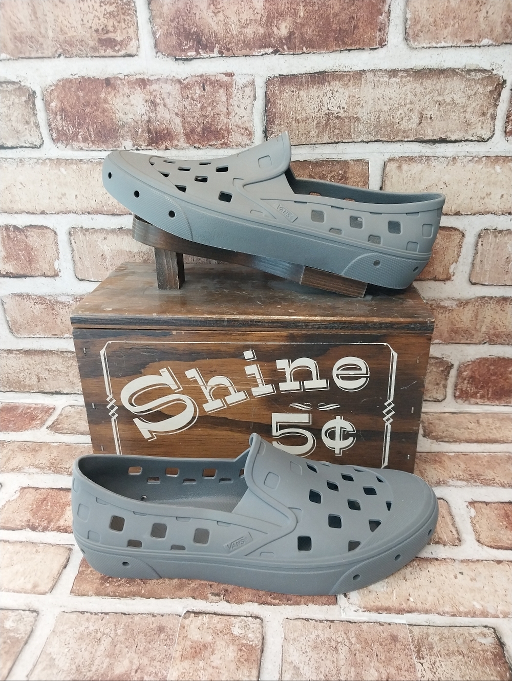 Pre-owned Vans Trek Slip On